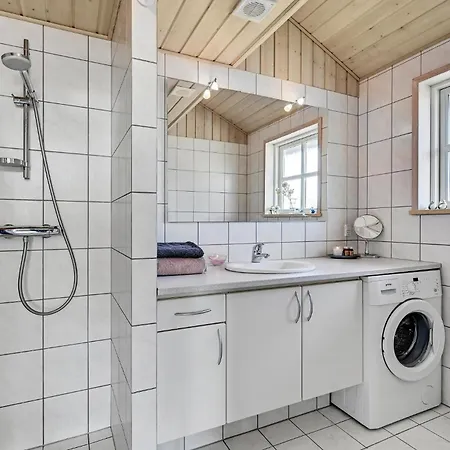 Semesterbostad Awesome In With Kitchen Rønde
