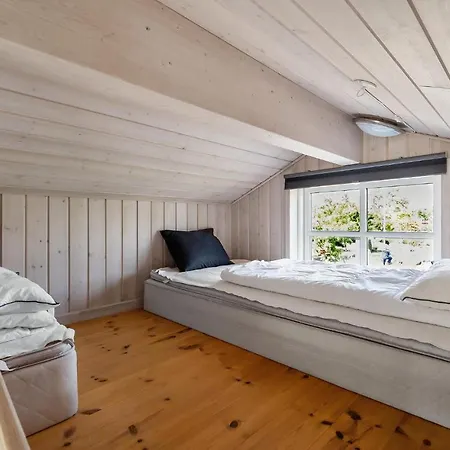 2 Bedroom Front In Prázdninový dům