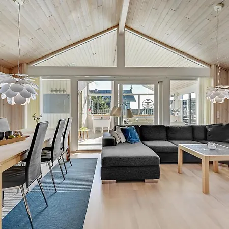 Casa vacanze Awesome In With Kitchen Rønde